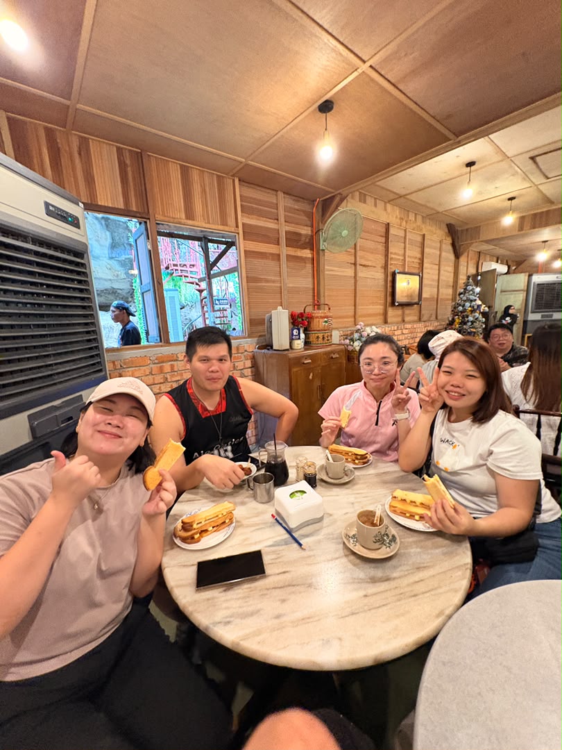 Breakfast at Kin Loong Cafe
